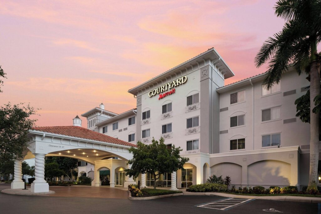 Courtyard by Marriott Fort Myers I-75/Gulf Coast Town Center exterior