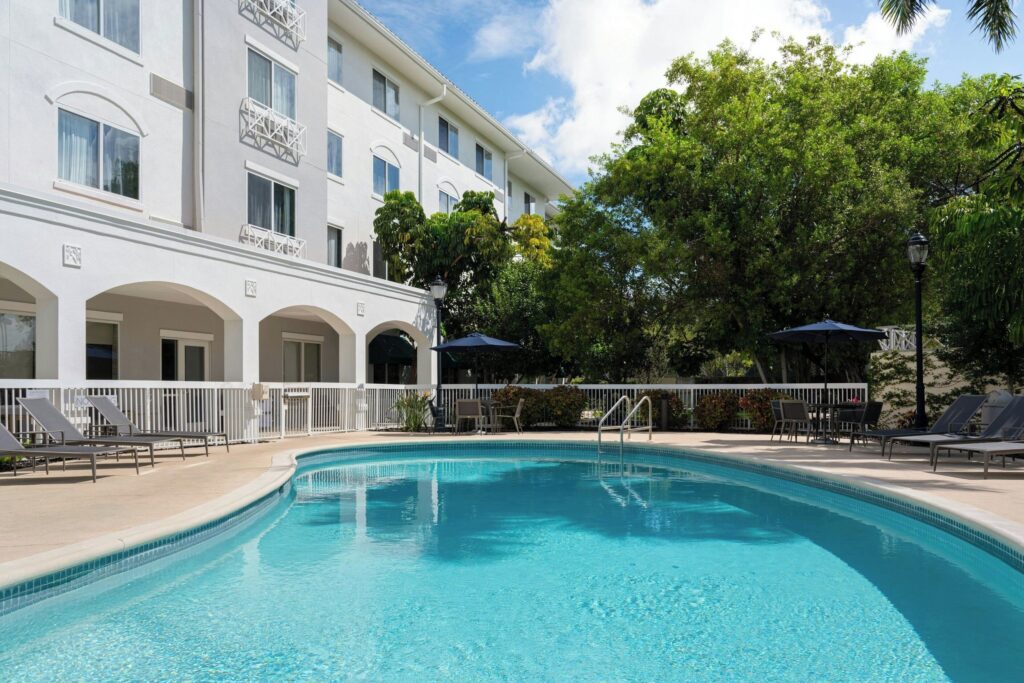 Courtyard by Marriott Fort Myers I-75/Gulf Coast Town Center pool