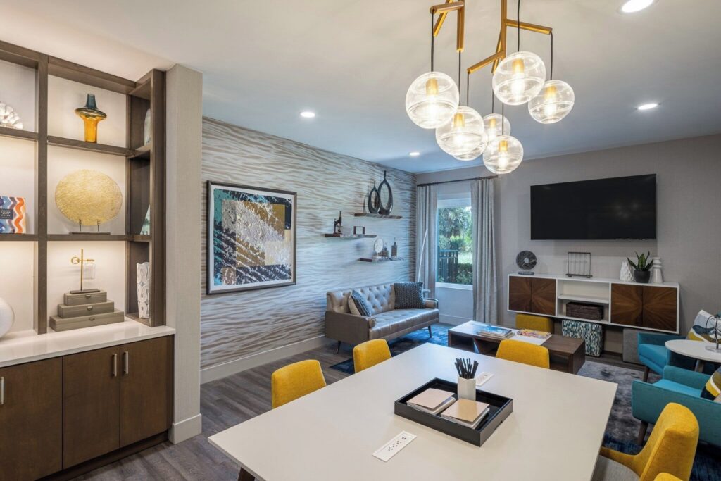 Crowne Plaza Ft. Myers Gulf Coast by IHG dining area