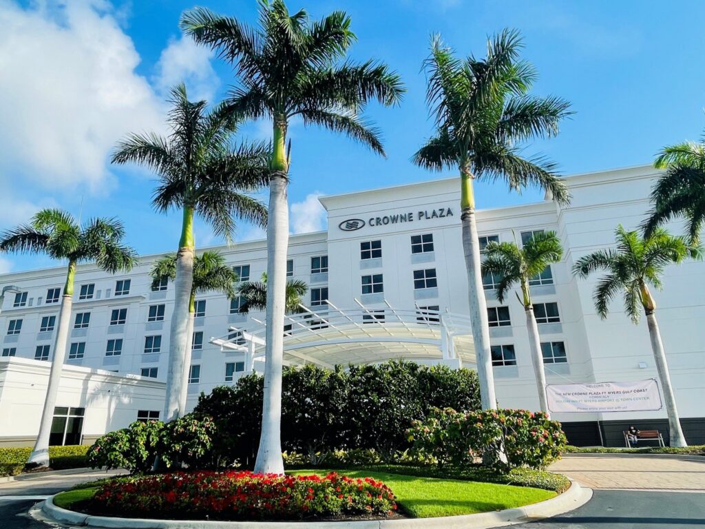 Crowne Plaza Ft. Myers Gulf Coast by IHG exterior