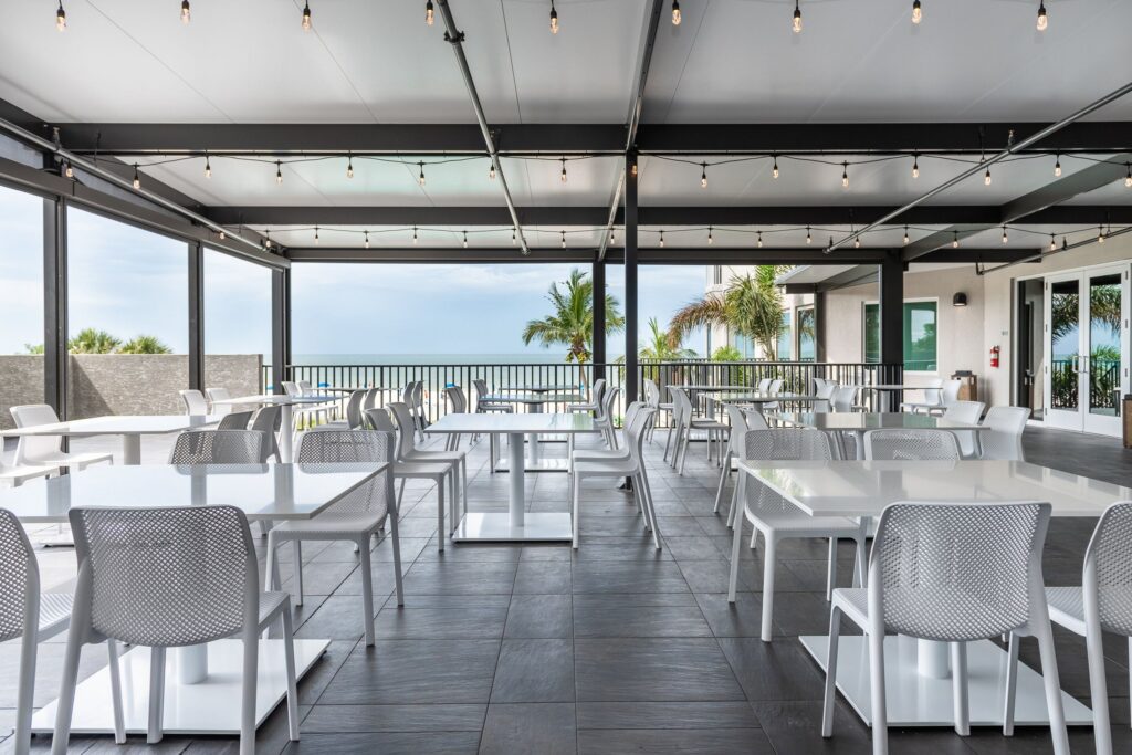 DiamondHead Beach Resort dining area