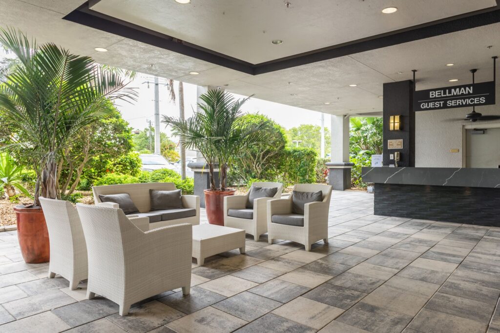 DiamondHead Beach Resort lobby and common area