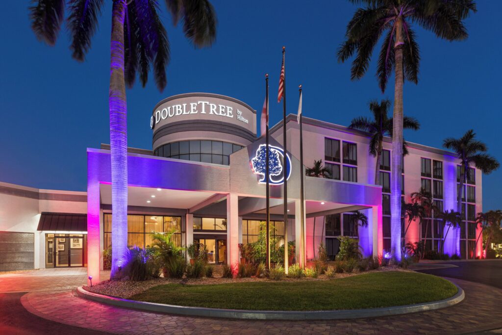 Doubletree by Hilton Fort Myers at Bell Tower Shops exterior