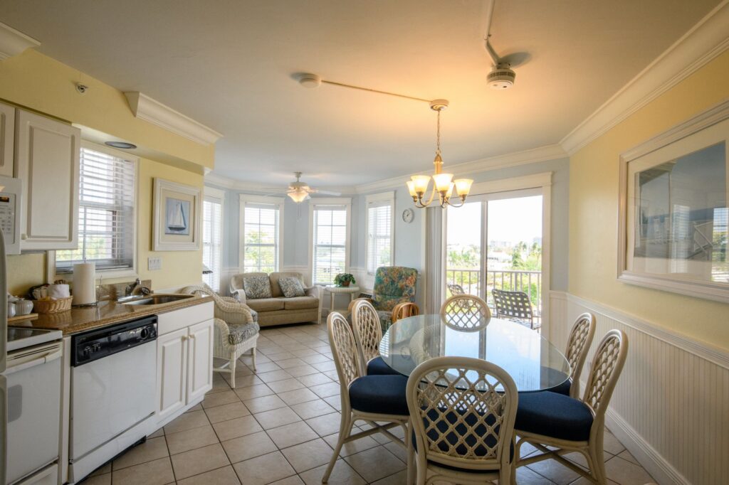 Edison Beach House dining area