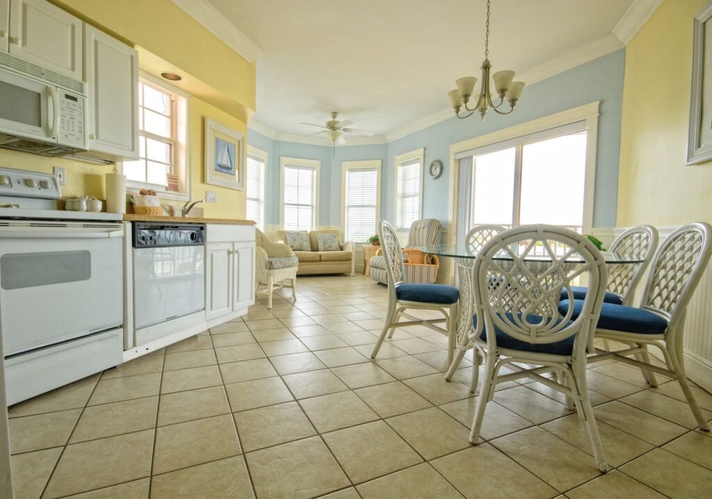 Edison Beach House dining area