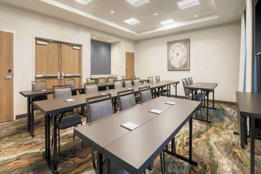 Fairfield Inn & Suites by Marriott Cape Coral/North Fort Myers lobby and common area