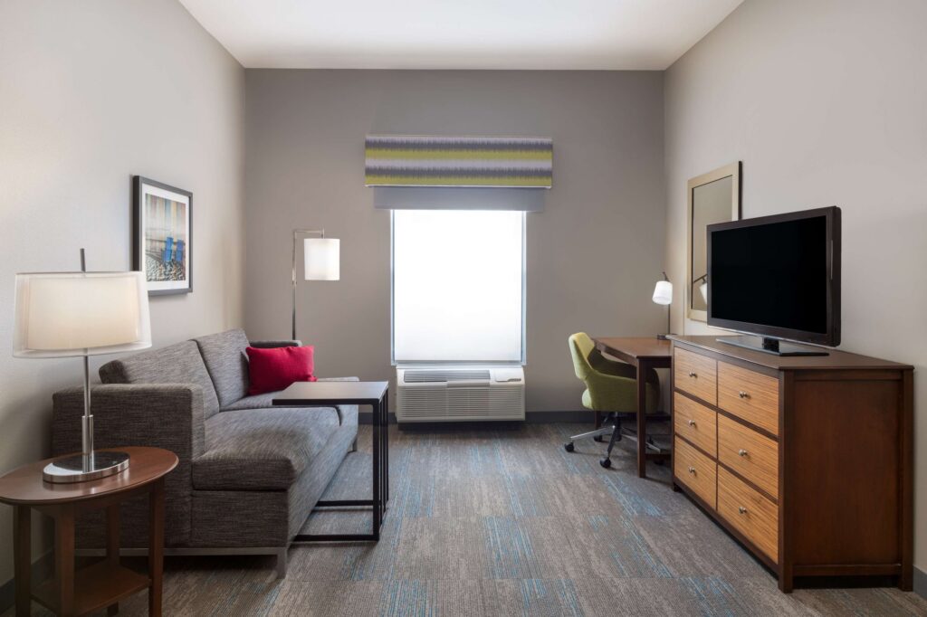 Hampton Inn & Suites Fort Myers Beach/Sanibel Gateway guest room