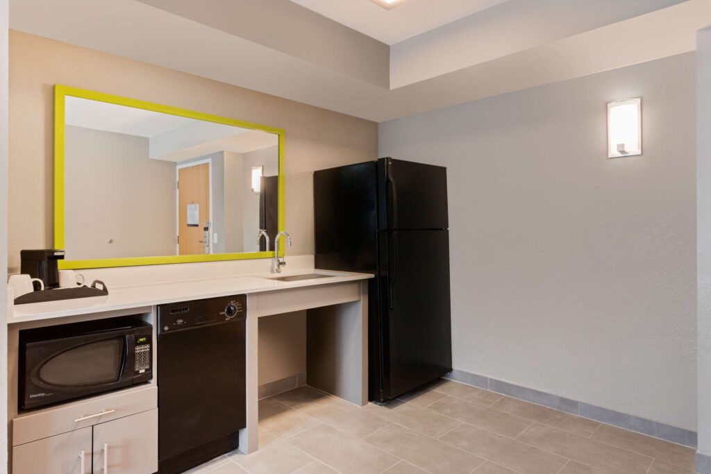 Hampton Inn & Suites Fort Myers Beach/Sanibel Gateway guest room