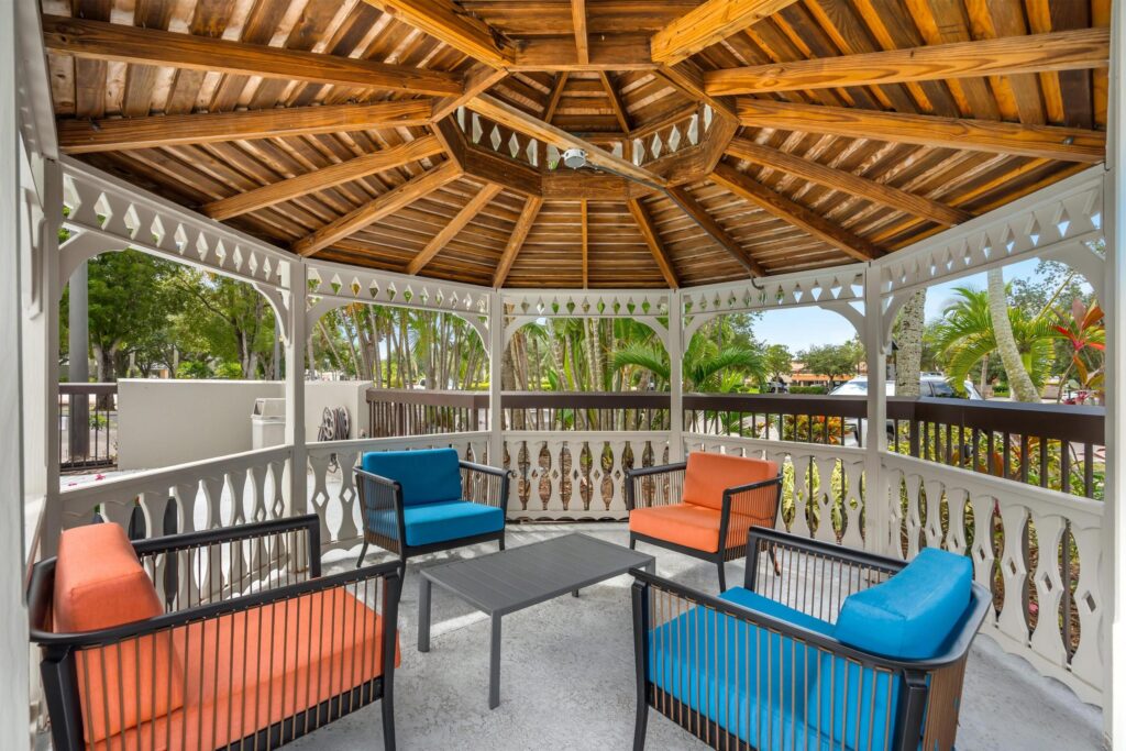 Hampton Inn Fort Myers-Airport & I-75 lobby and common area
