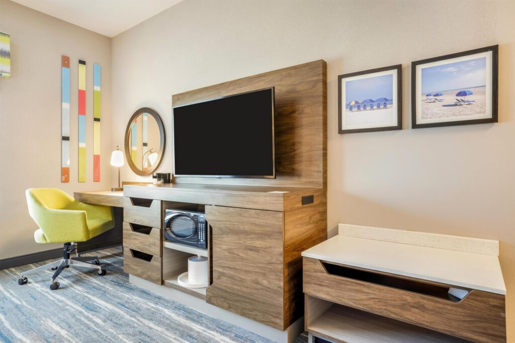 Hampton Inn Fort Myers Downtown amenities