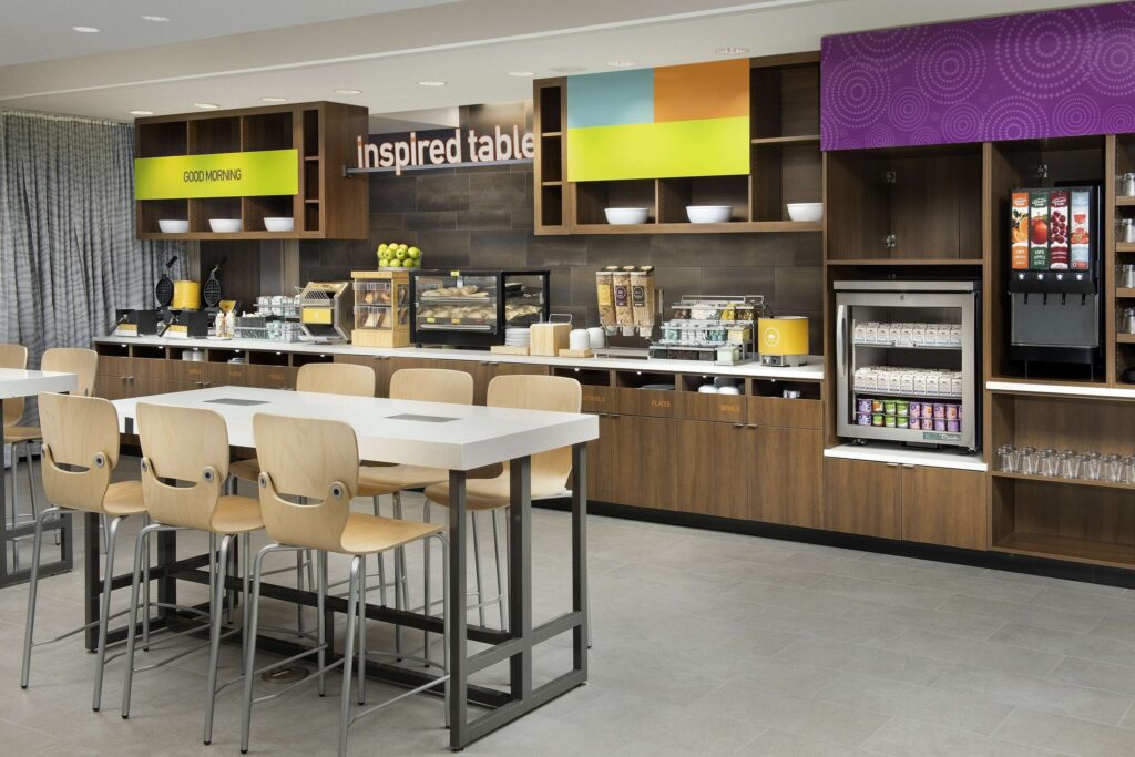 Home2 Suites by Hilton Fort Myers Airport dining area