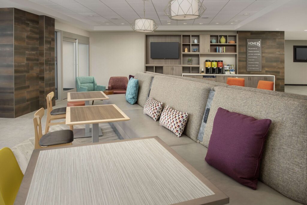 Home2 Suites by Hilton Fort Myers Airport dining area