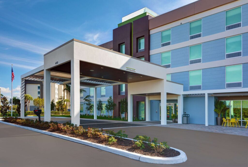 Home2 Suites by Hilton Fort Myers Colonial Blvd exterior