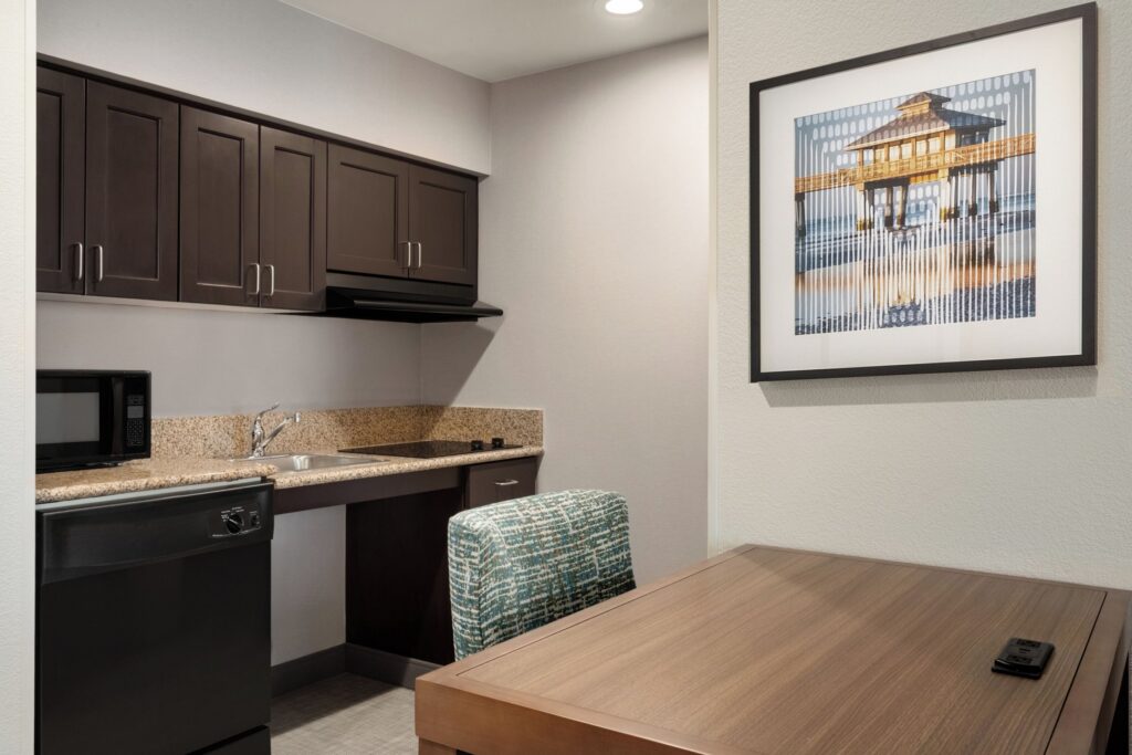 Homewood Suites by Hilton Fort Myers Airport/FGCU guest room