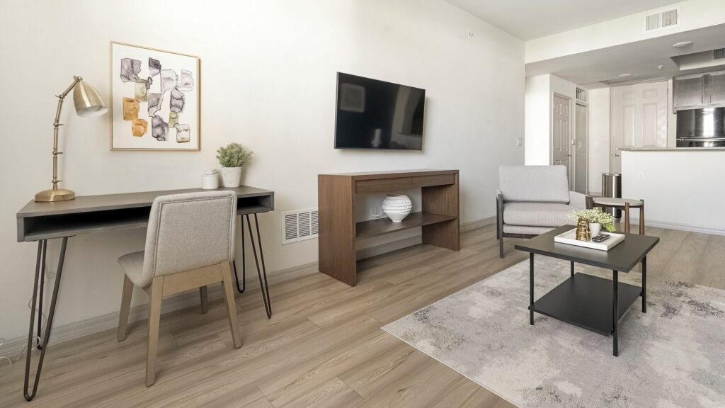 Landing Fort Myers - Eastwood Village amenities