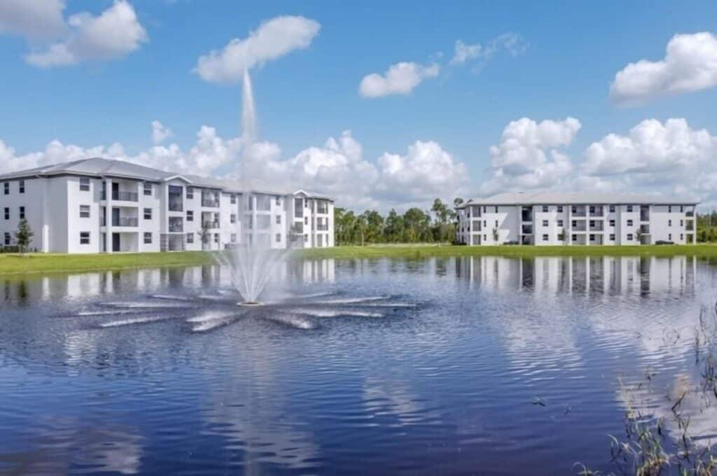 Landing Fort Myers - Eastwood Village exterior