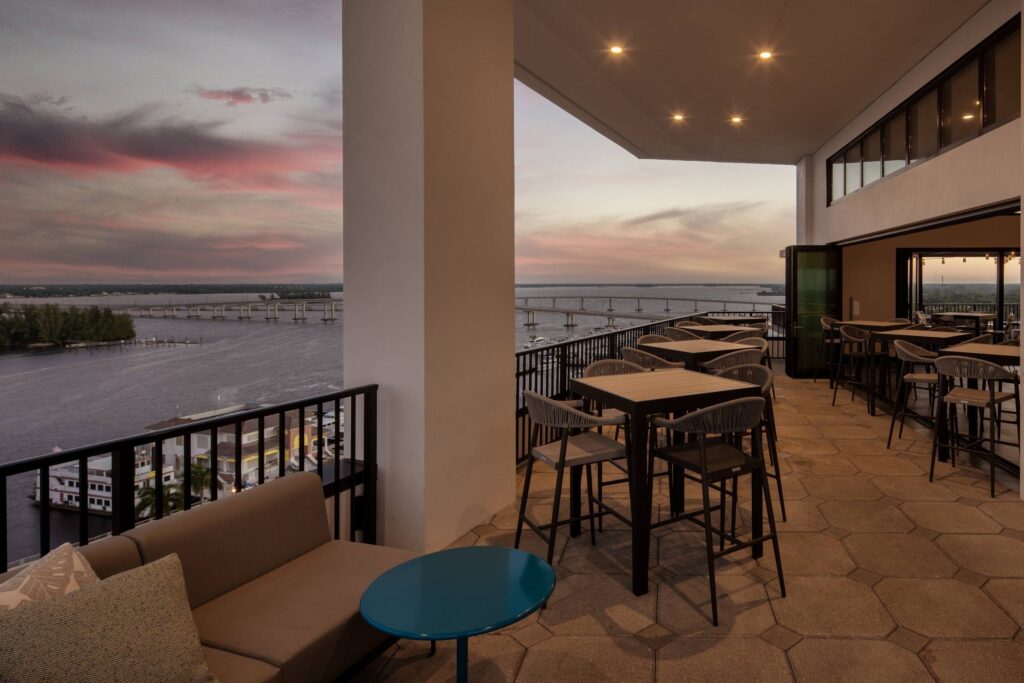 Luminary Hotel & Co., Autograph Collection dining area