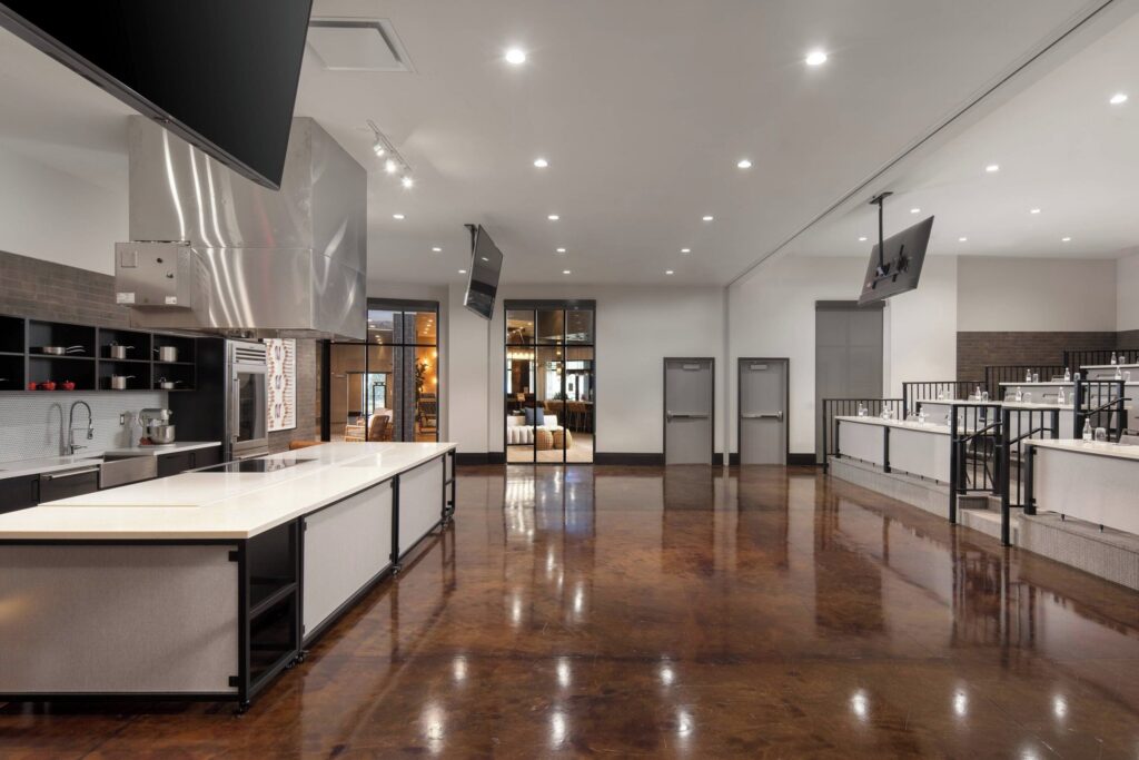 Luminary Hotel & Co., Autograph Collection dining area