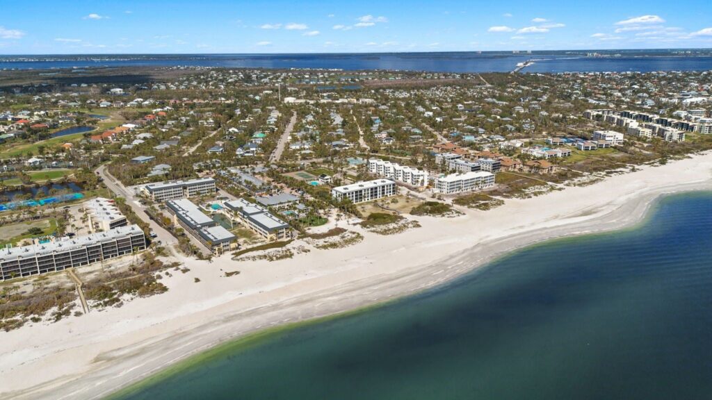 The Driftwood Inn beach