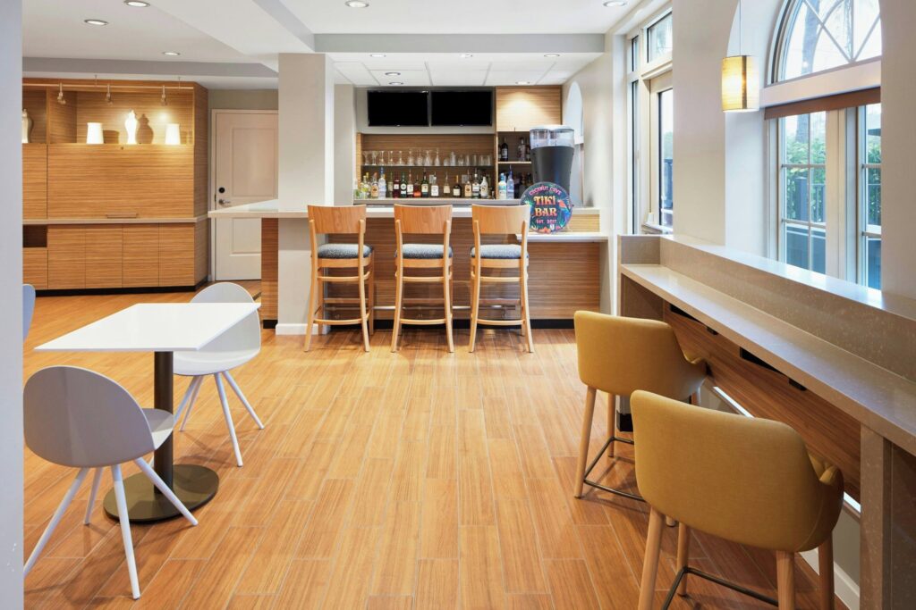 TownePlace Suites by Marriott Fort Myers Estero dining area